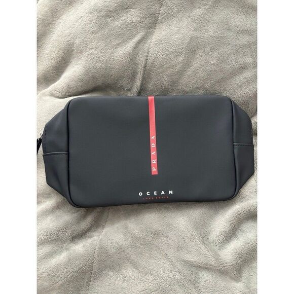 Prada skincare pouch - Picture 1 of 4